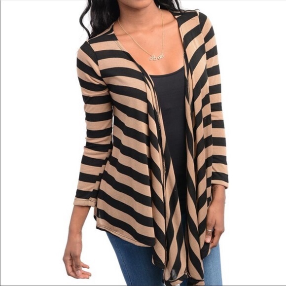 Jackets & Blazers - ‼️Last one‼️ Tan and Black Cardigan